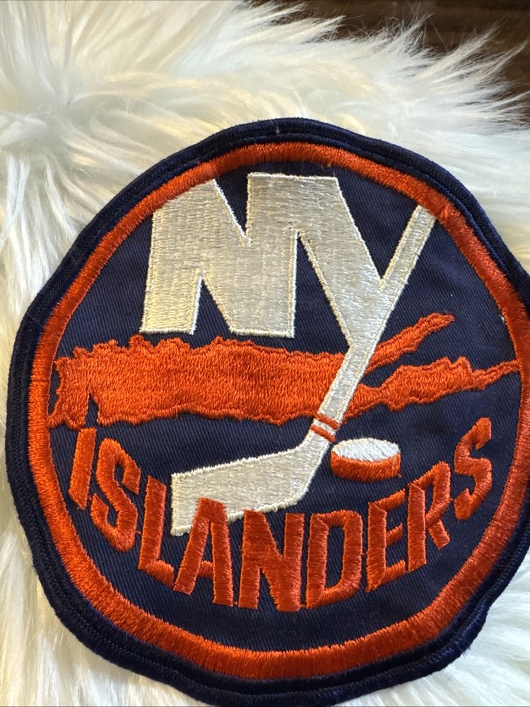 VTG 6” NY NEW YORK ISLANDERS PATCH
