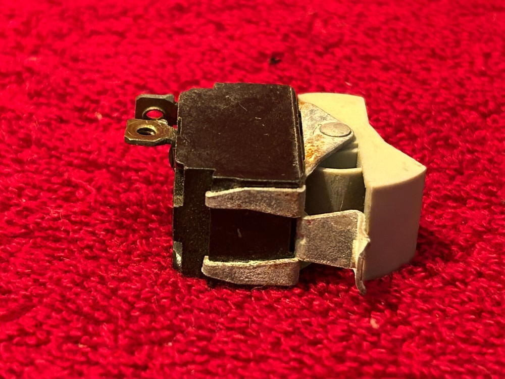 AIRCRAFT RIGHT MAGNETO ROCKER SWITCH