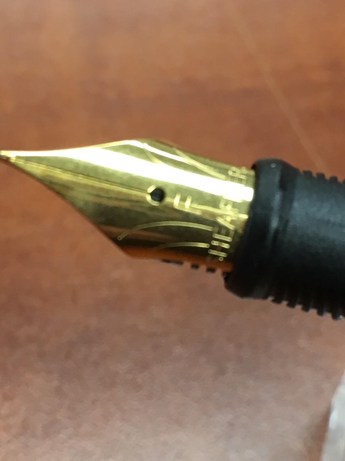 Sheaffer Agio Brushed Chrome/22K Gold Plate "F" Nib Fountain Pen