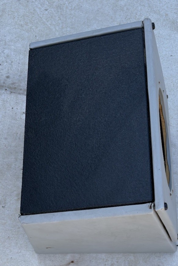 ProBox 110 HB 10” Subwoofer Box-used