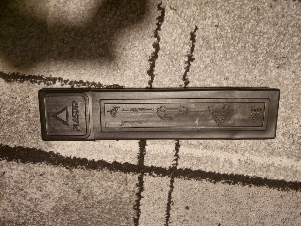 Warning Triangle - Used, Working With Light Scratches