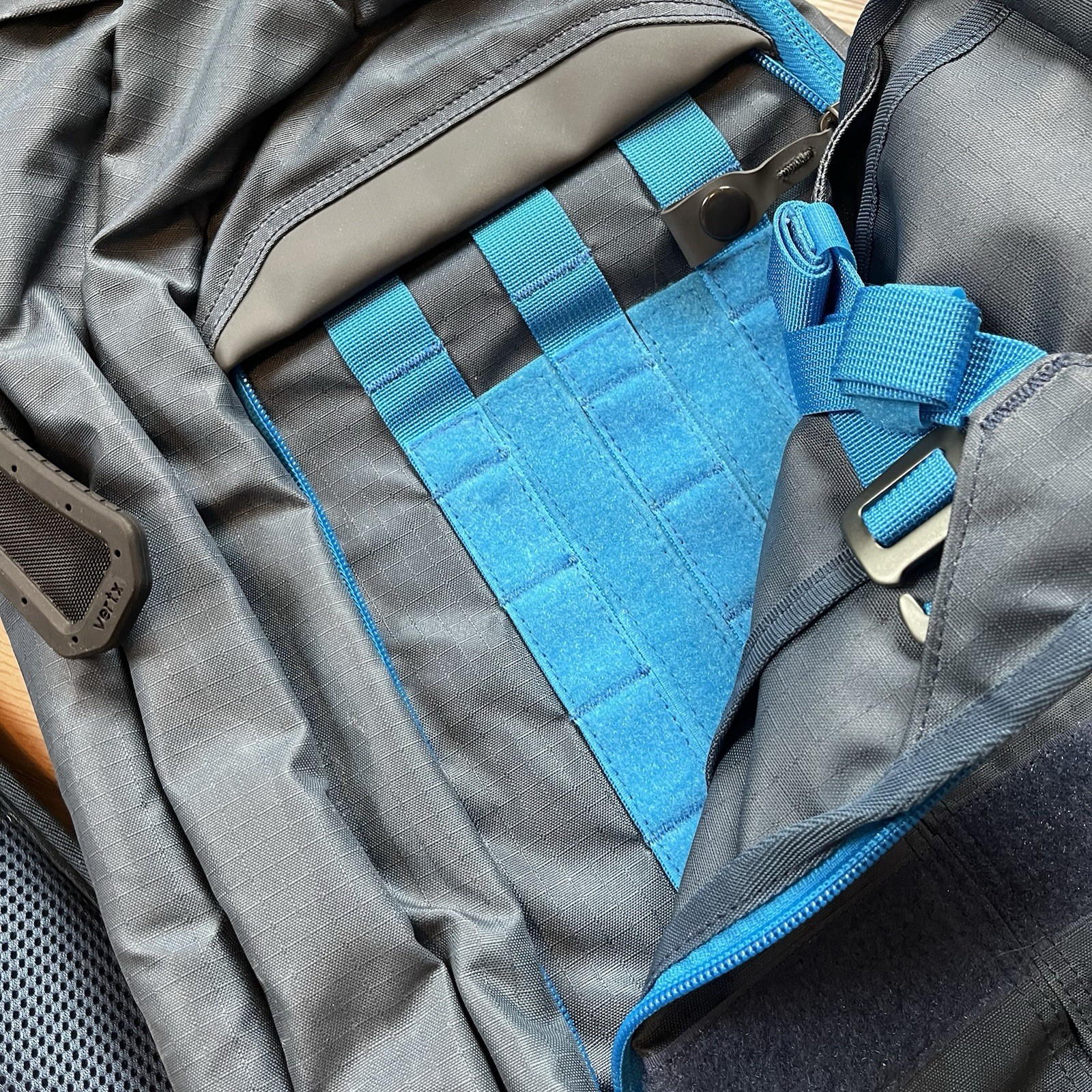 Vertx Commuter Sling 2.0 Backpack Blue