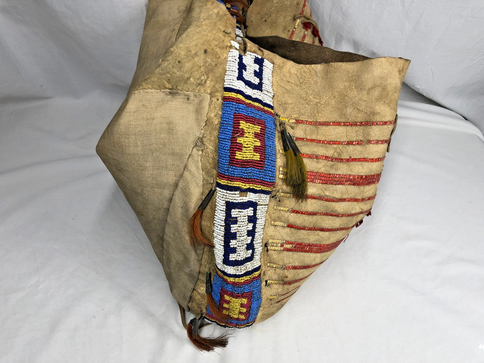 ANTIQUE LATE 1800'S SIOUX TEEPEE BAG OR SADDLE BAG W/ QUILL & BEADED DECORATIONS