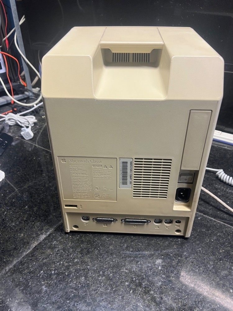 Macintosh Classic / keyboard mouse/ working!