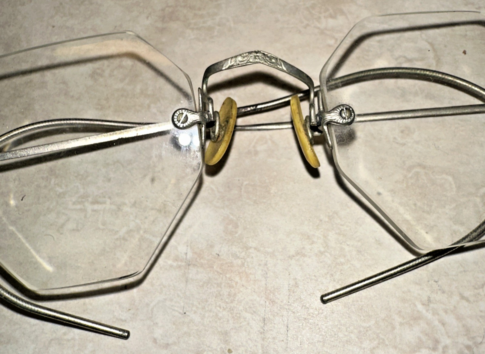 antique octagonal rimless eyeglasses silver tone basket weave metal case