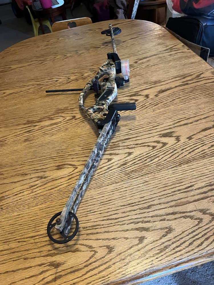 Hoyt ZR200 Compound Bow Left Hand No String