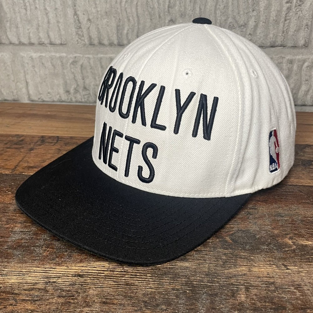 Brooklyn Nets Cap NBA Mitchell & Ness SnapBack hat black and white Adjustable