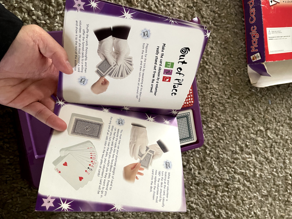 Magic Card Tricks & Game SET KIT + Tutorial Book 142 CARDS Fun for Kids Children