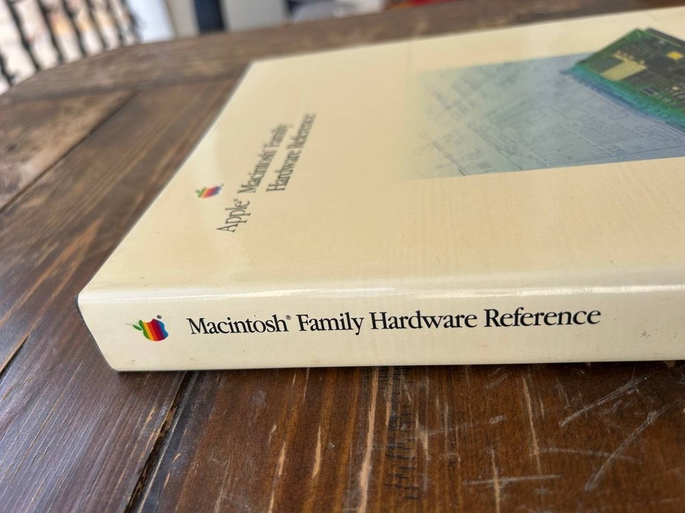 Apple Macintosh Family Hardware Reference 1988 Hardcover Addison-Wesley
