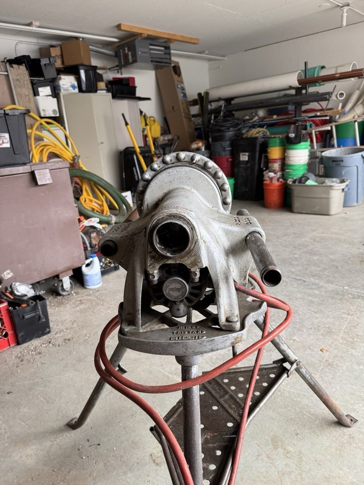 Ridgid 300 Pipe Threading Machine