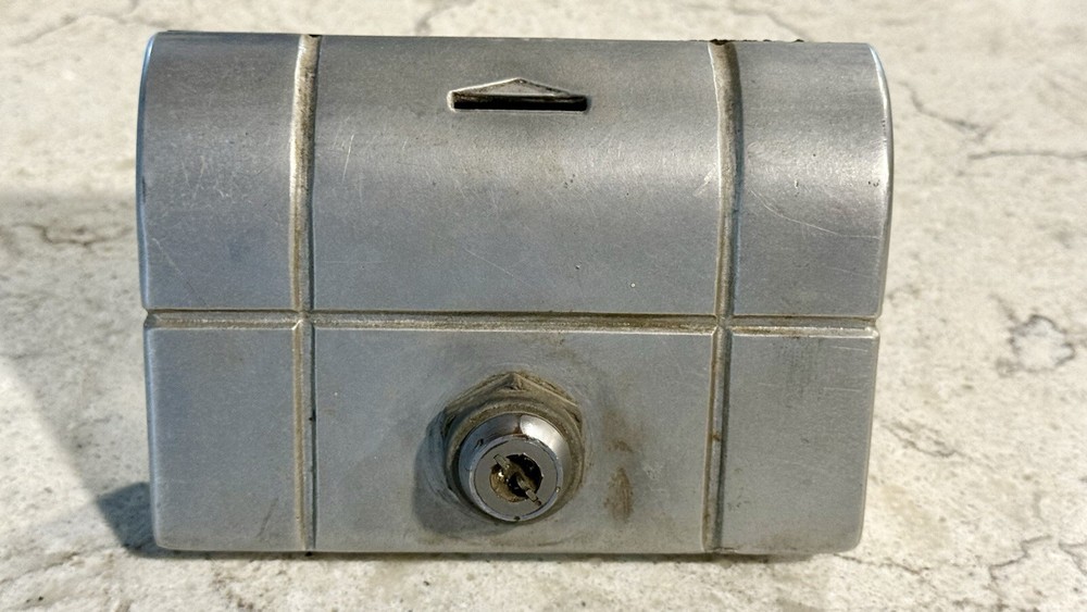 AMI Jukebox D40 Maybe D80 Coin Entry