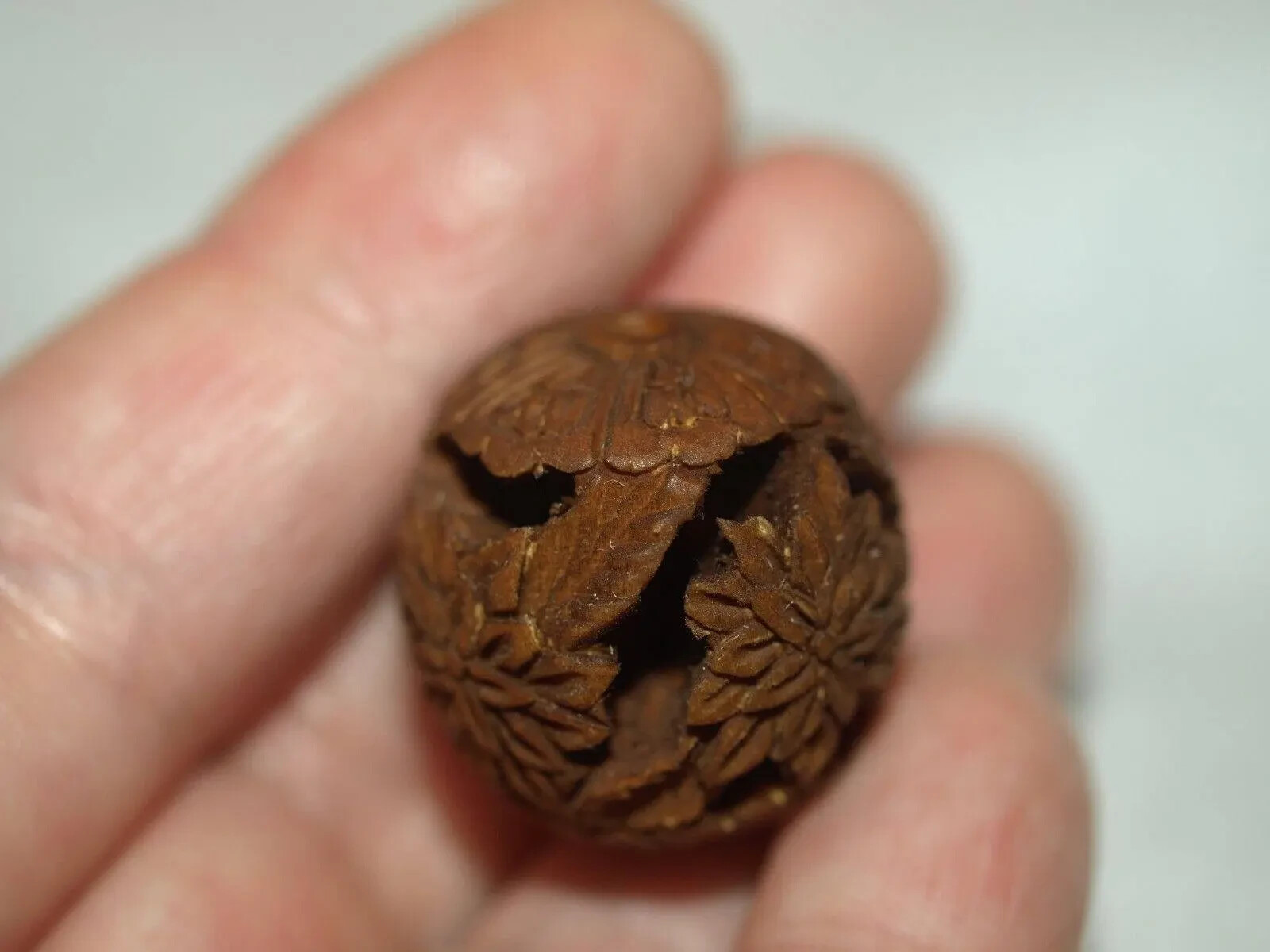 Vintage Carved Chinese Wood Wooden Bead Chrysanthemum Flower Design carving 22mm