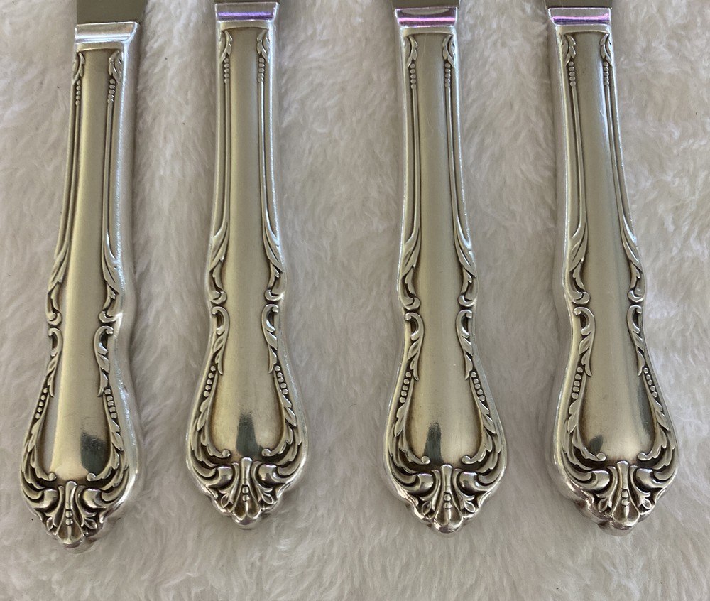 Oneida Wm A Rogers Flatware 4 Dinner Knives Stainless Chalice Harmony