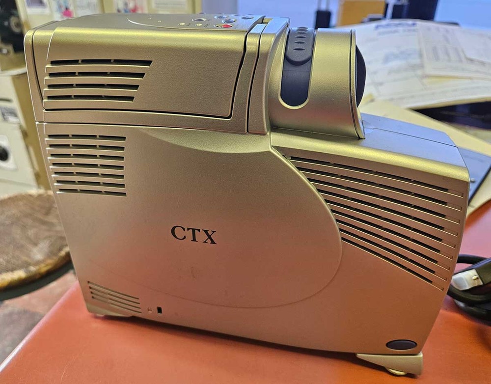 Projectors & Accessories