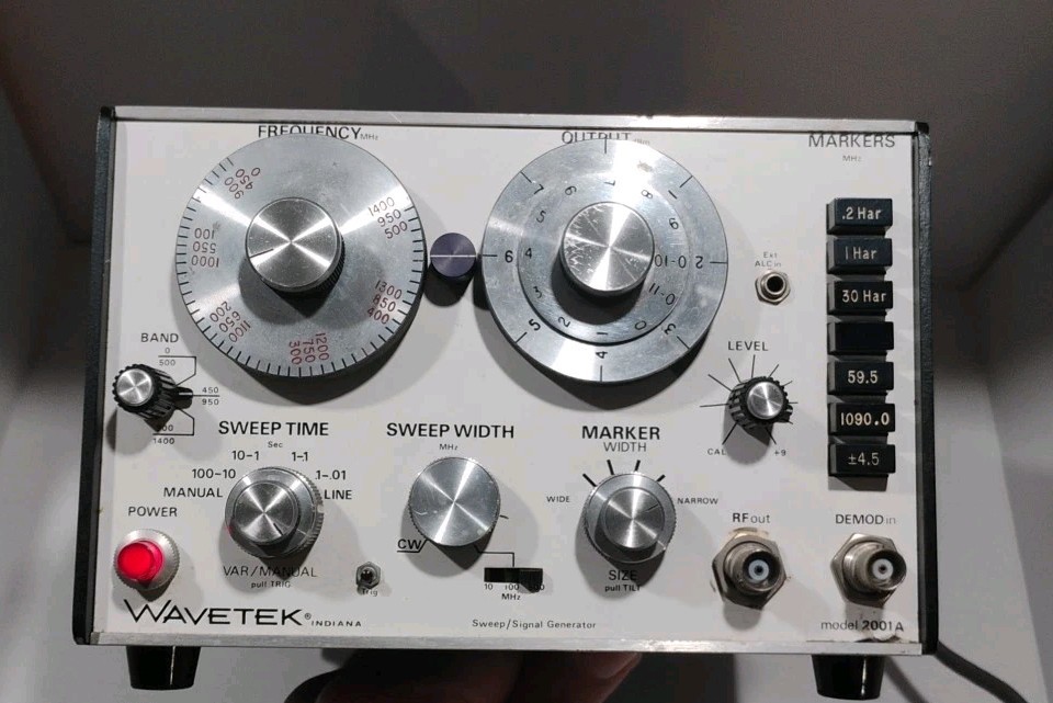 Wavetek Model 2001A Turns On Not Tested