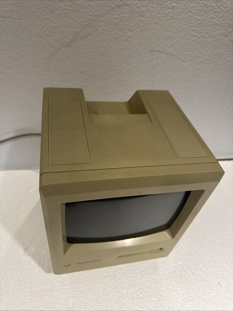 Vintage Apple Macintosh Plus M0001A