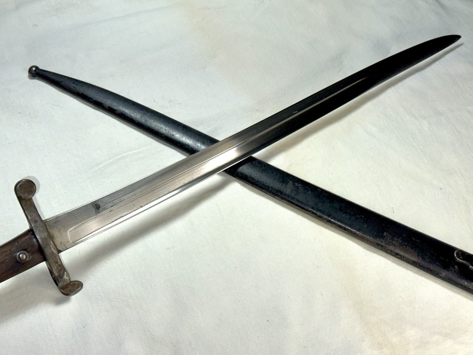 1886 WWII Portuguese Bayonet with scabbard