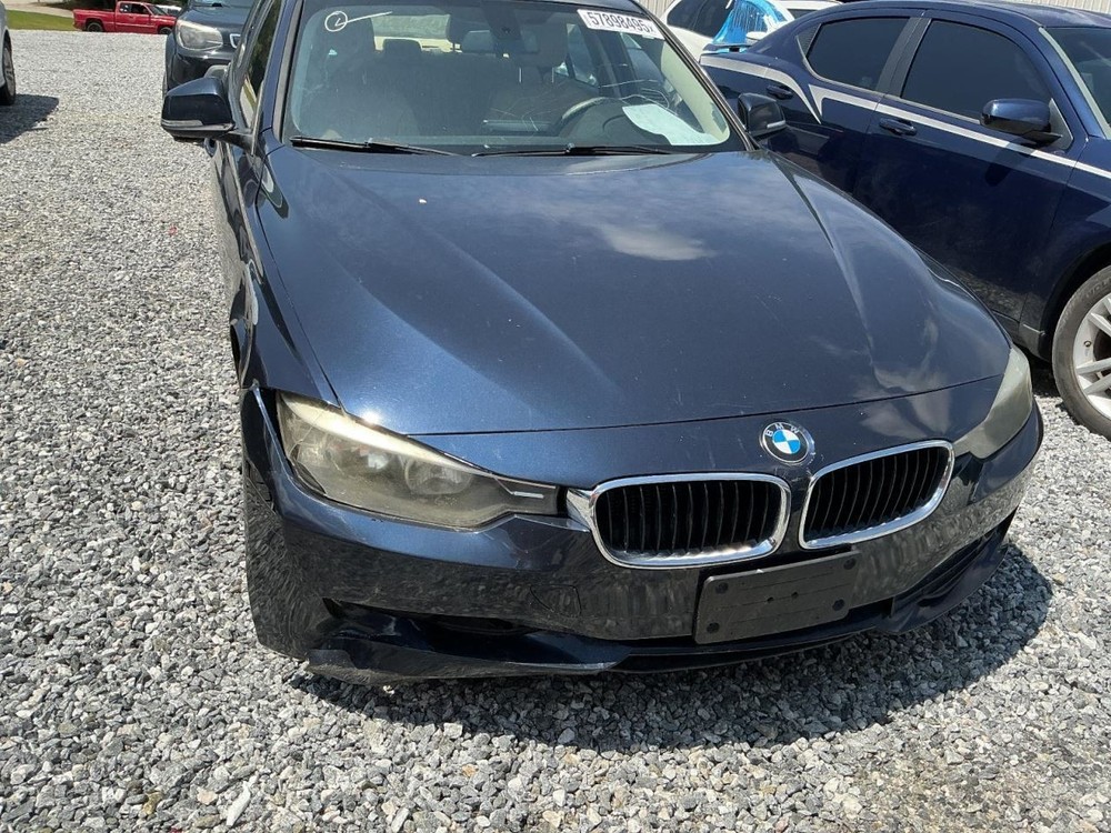 320I 2014 Glove Box 4722780