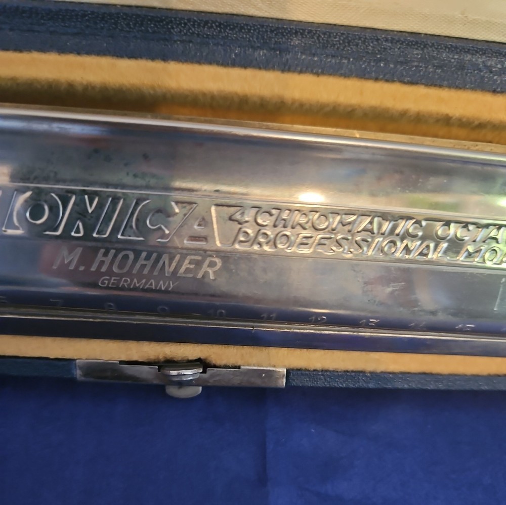 M. Hohner The 64 Chromonica Nr. 280 Harmonica in case