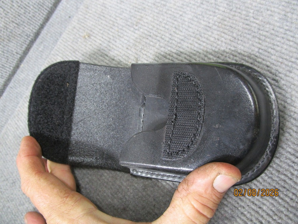 Don Hume Leather Handcuff Case C304
