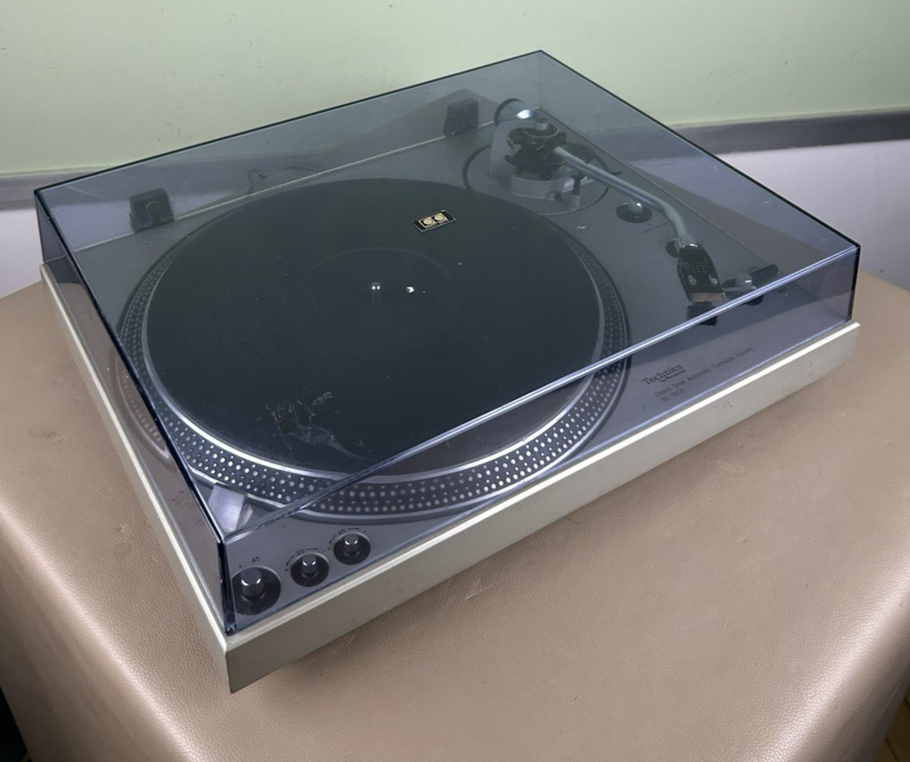 TECHNICS SL-1600 STEREO TURNTABLE (READ DESCRIPTION)