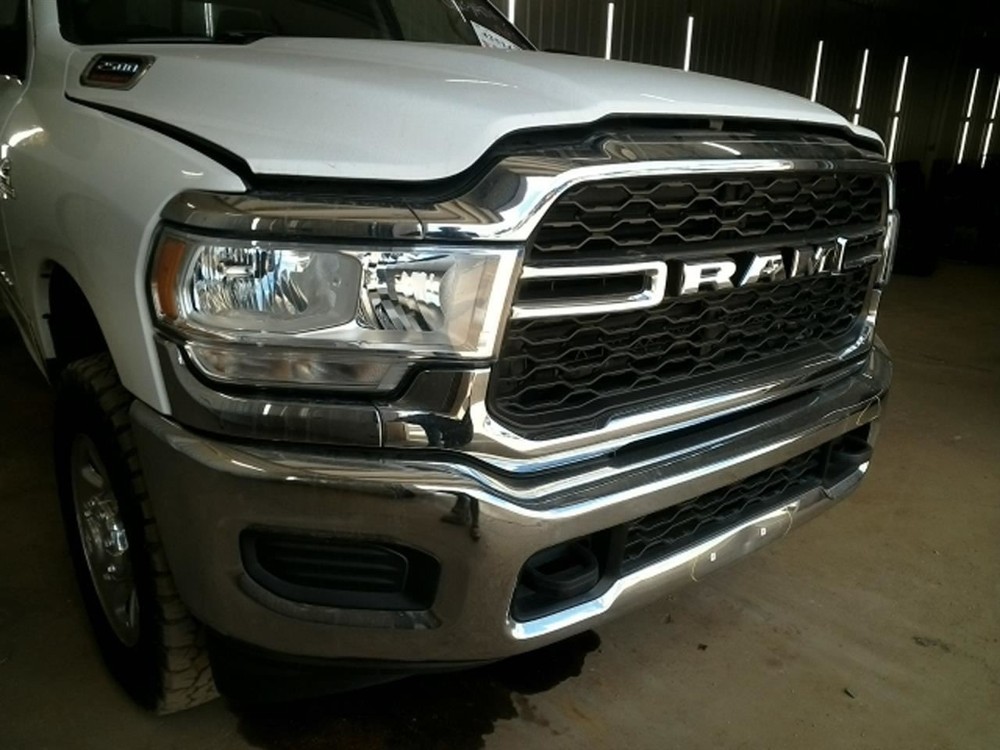 RAM2500 2019 High Mounted Stop Light 104892156