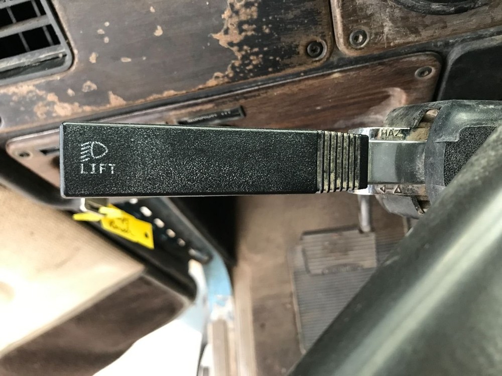 Freightliner FLD120 Steering Column - Used