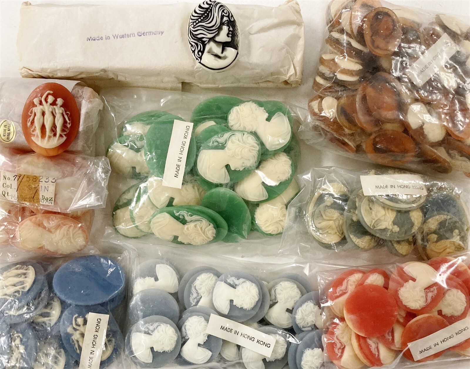 15 Vintage Acrylic Cameos (Hong Kong, Japan, West German) DIY Jewelry Making C81