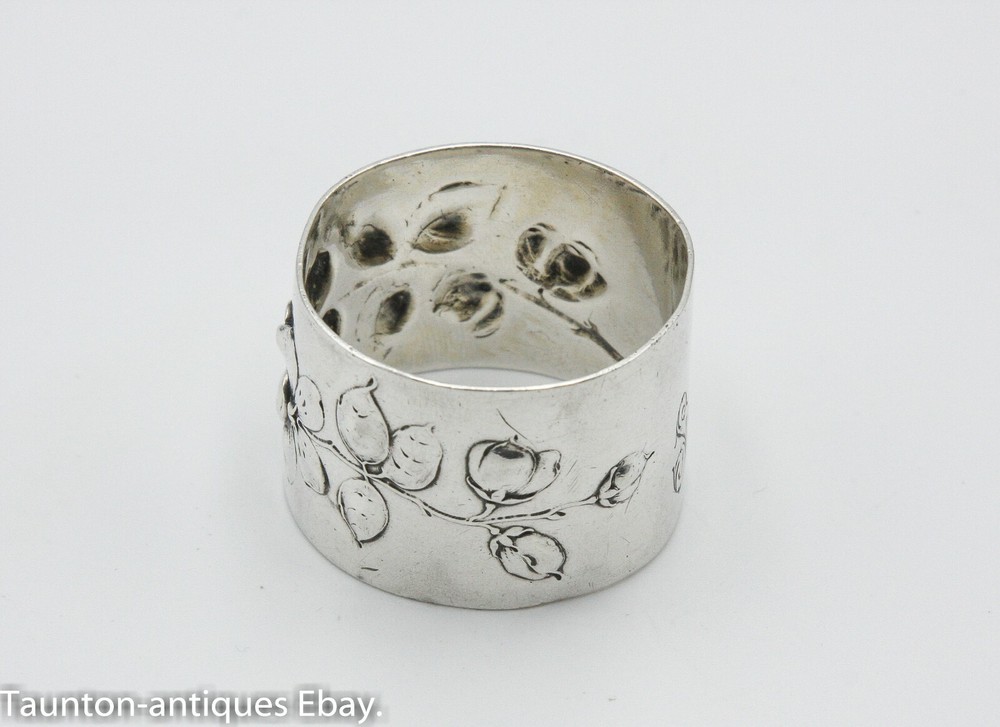 German 800 solid silver napkin ring name engraved 'Suschen' Flowers rose design