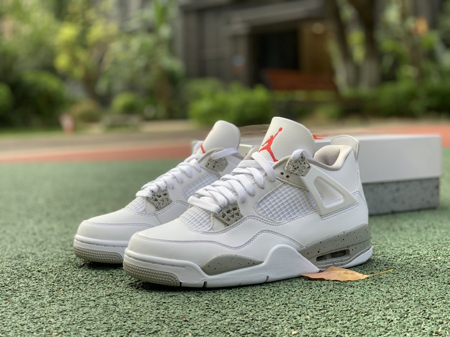 CT8527-100 AJ4 Retro Mid White Oreo