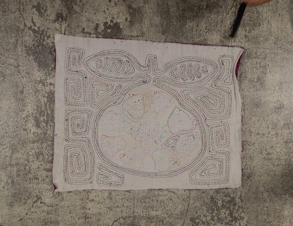 Classic Maroon Black And White Design Mola