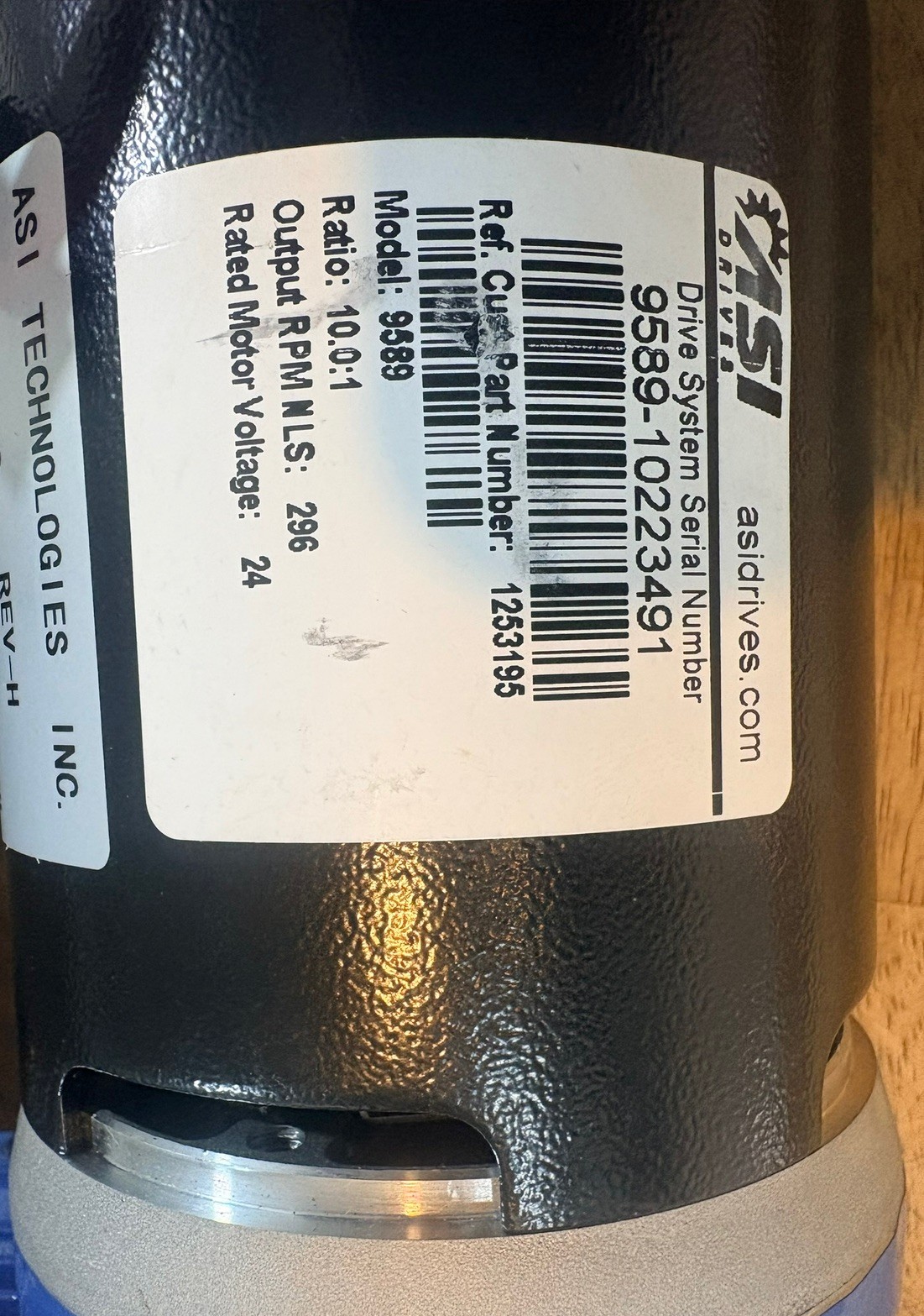 Tennant 1253195. T7 Brush/Pad motor assembly. Floor scrubber T7, T7AMR, SSR.