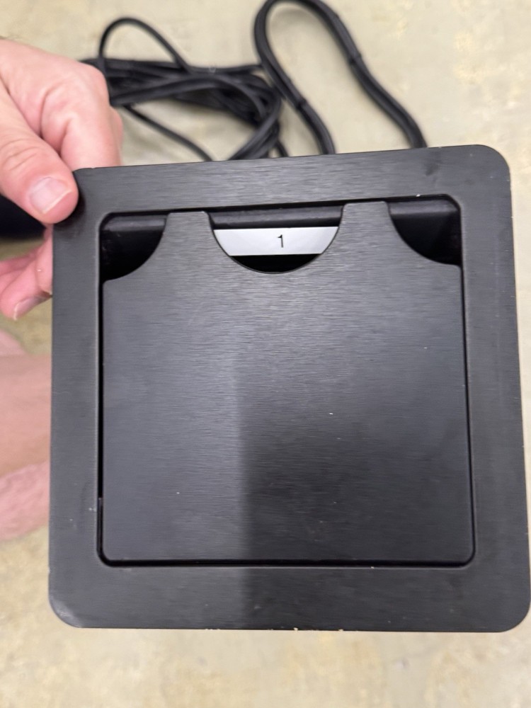 Extron Cable Cubby 1200/1400 Retractor Bracket 995589-2 A DS