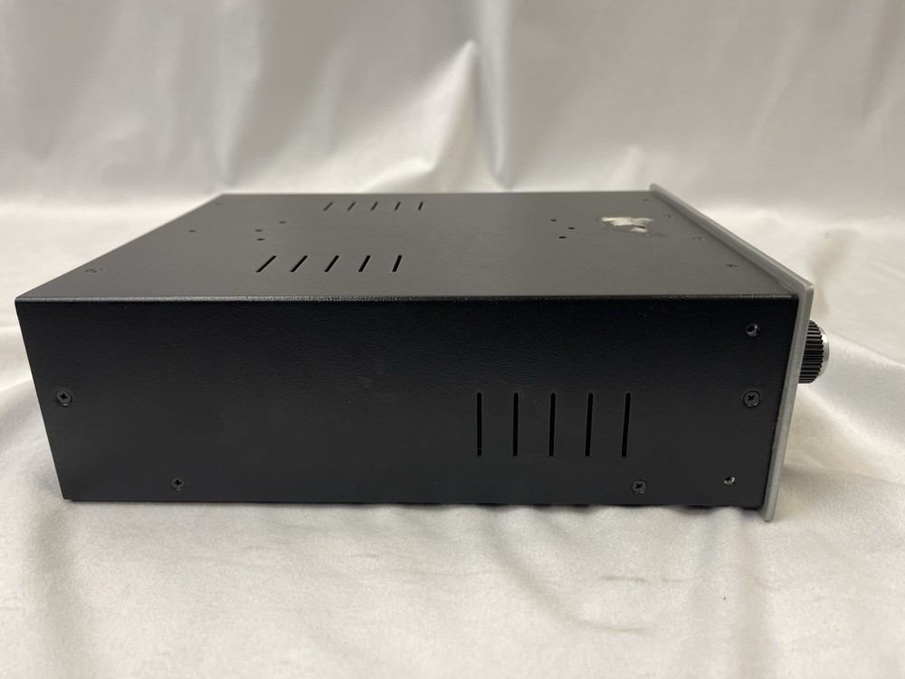 Universal Audio 710 Twin-Finity Microphone Preamp ..