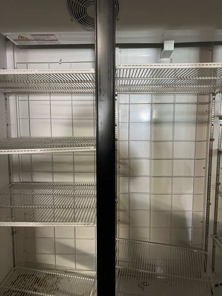 Hussmann VRM3B Three Door Refrigerator