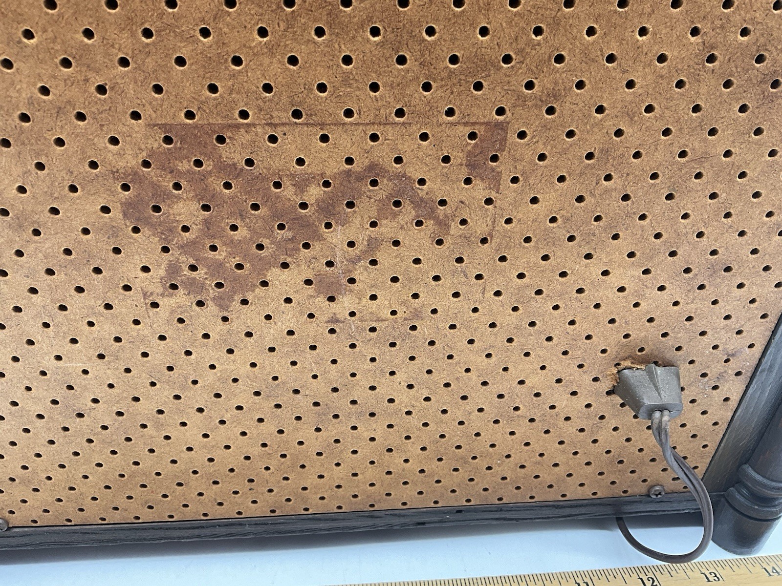 Guild Vintage 1965 "Button & Bows " Vacuum Tube AM/FM Radio Sewing Cabinet