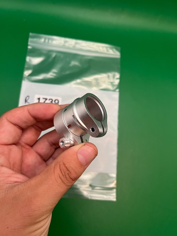 Autococker Clamping Feedneck