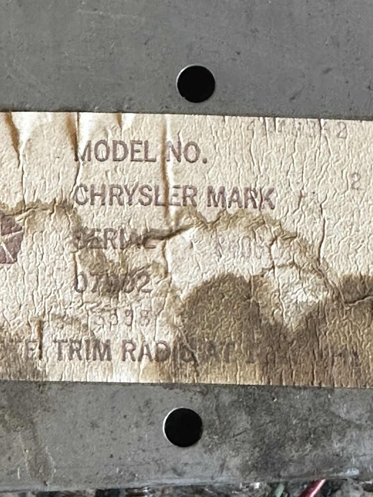 Vintage Chrysler Mark Pushbutton Radio 07902