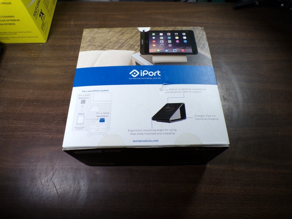 LAUNCH PORT BASE STATION BLACK NEW SEALED