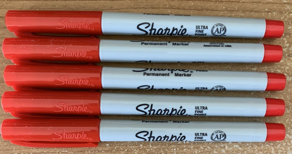 NEW  *  Sharpie Ultra Thin RED Permanent Markers  * 5 Total