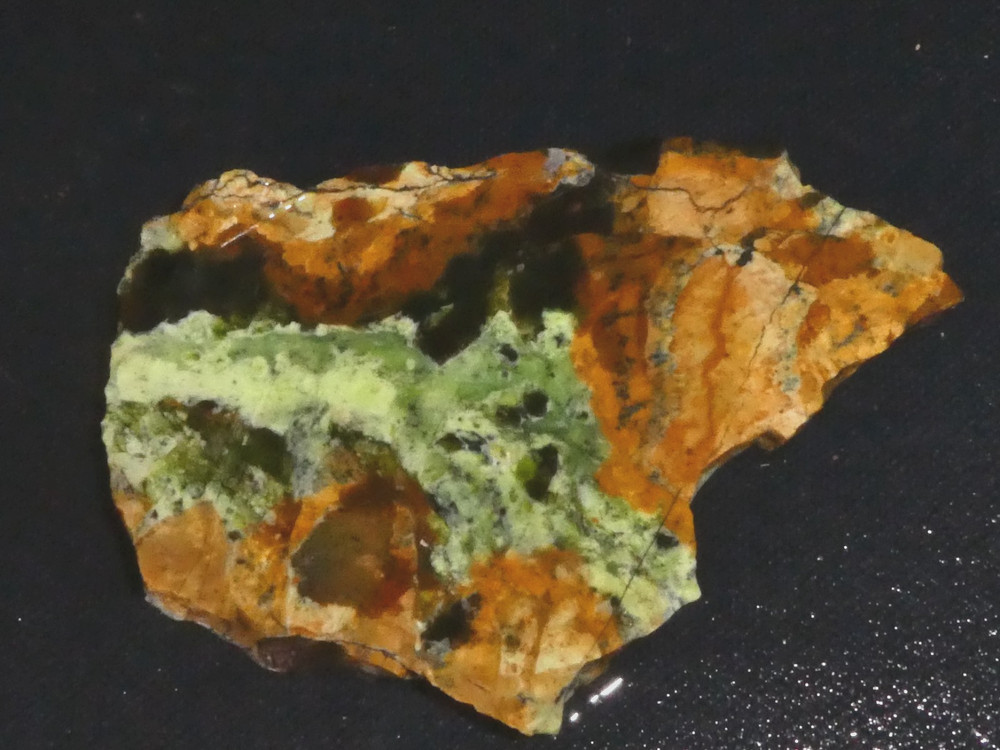 Chrome Chalcedony - 3 3/8" x 2 3/8"- rough-cabbing--display