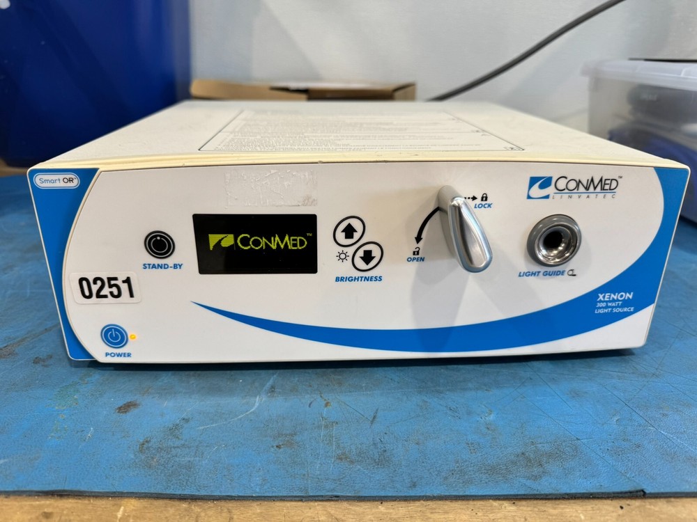 Conmed Linvatec Light Source