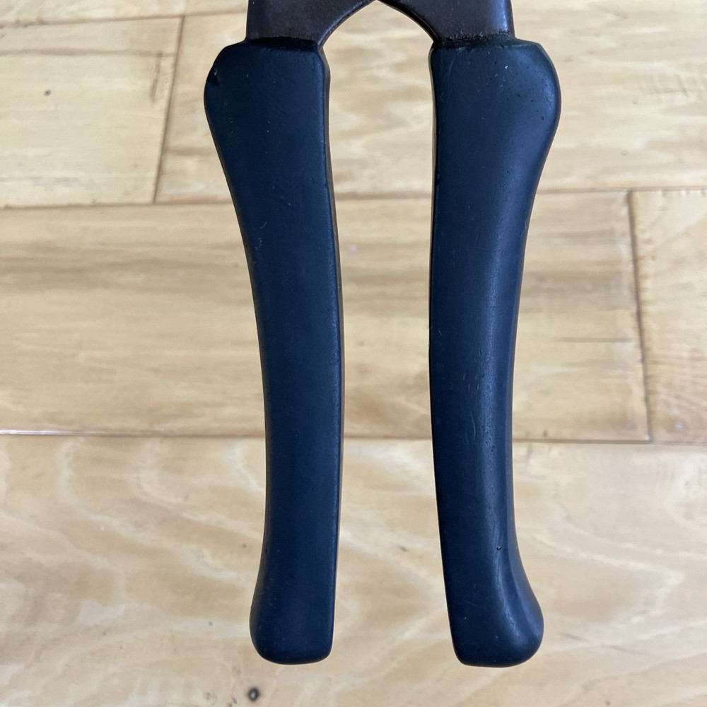 Original WWII US Army M1938 Wire Cutter WM SCHOLLHORN - DATED 1941