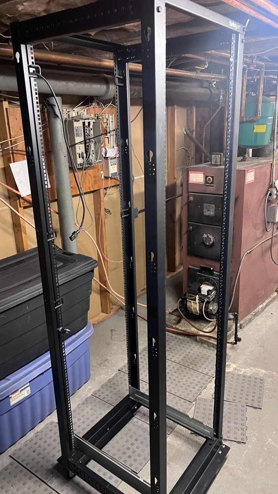 42U Star Tech Server rack
