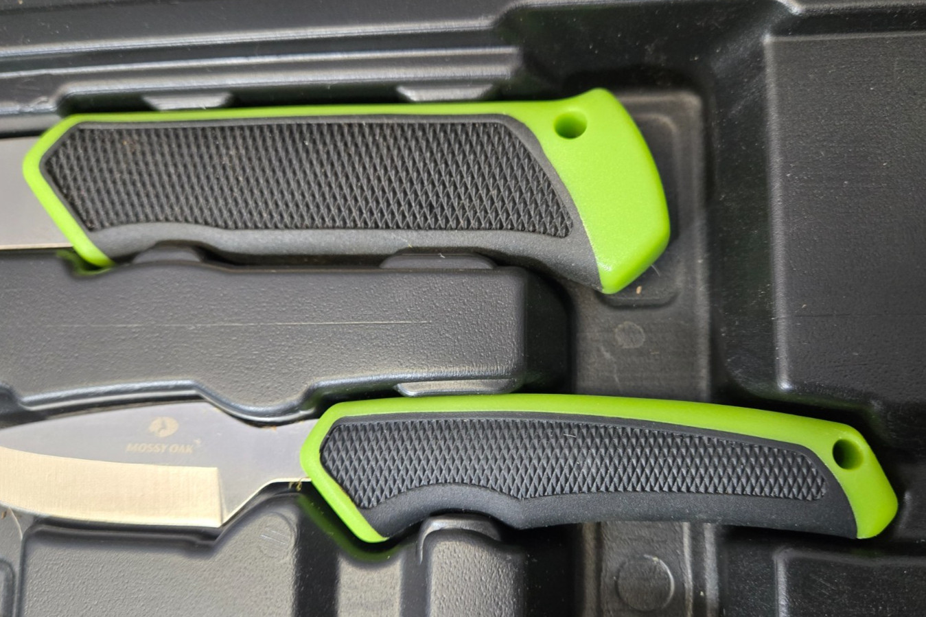 Mossy Oak Hunting Field Dressing Kit - 8 Steel Tools with Storage Case