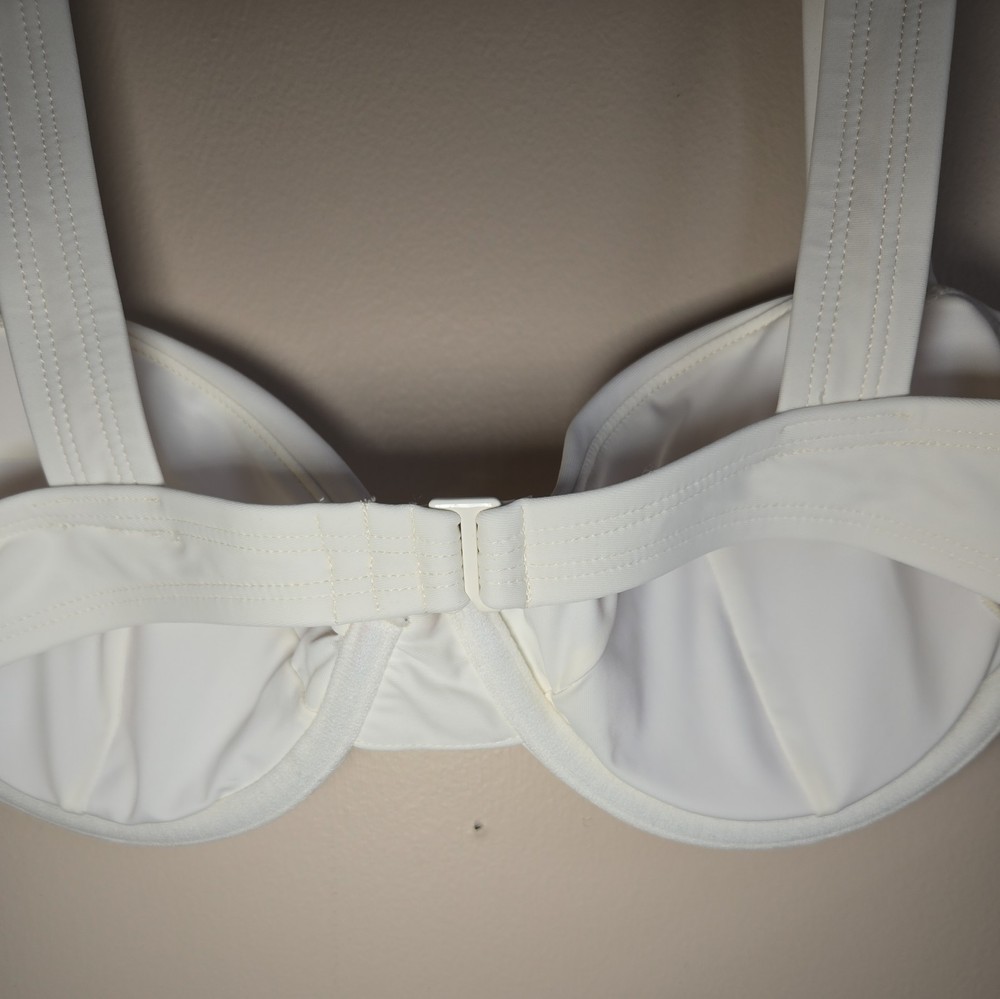 NWT Solid And Striped Lilo Bikini Swimsuit Top Ivory Size Large