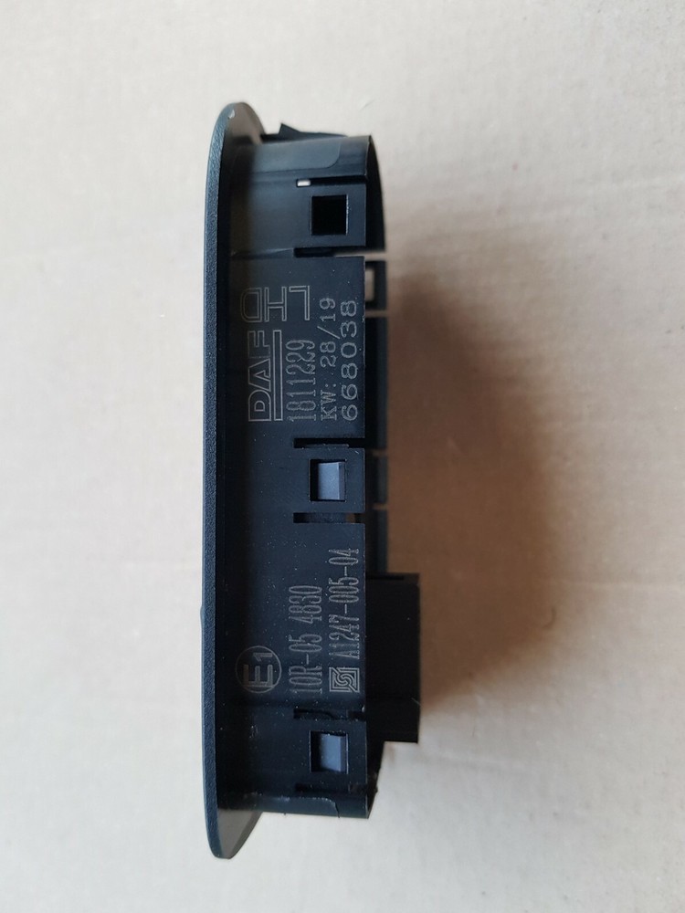 DAF Genuine 1811229 Switch Window Regulator Passenger