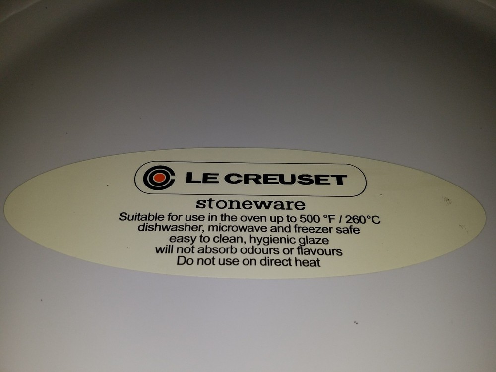 Le Creuset Stoneware White 9" Round Deep Dish Pie Baking Pan White