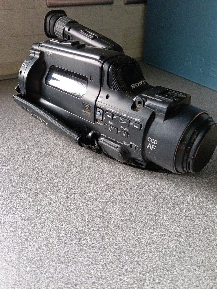 Sony Video 8 Handycam CCD- FX300E Untested