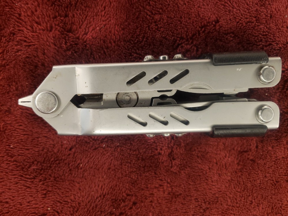 🔪 Gerber Multi Tool Needlenose MP400 with scissors 4sw